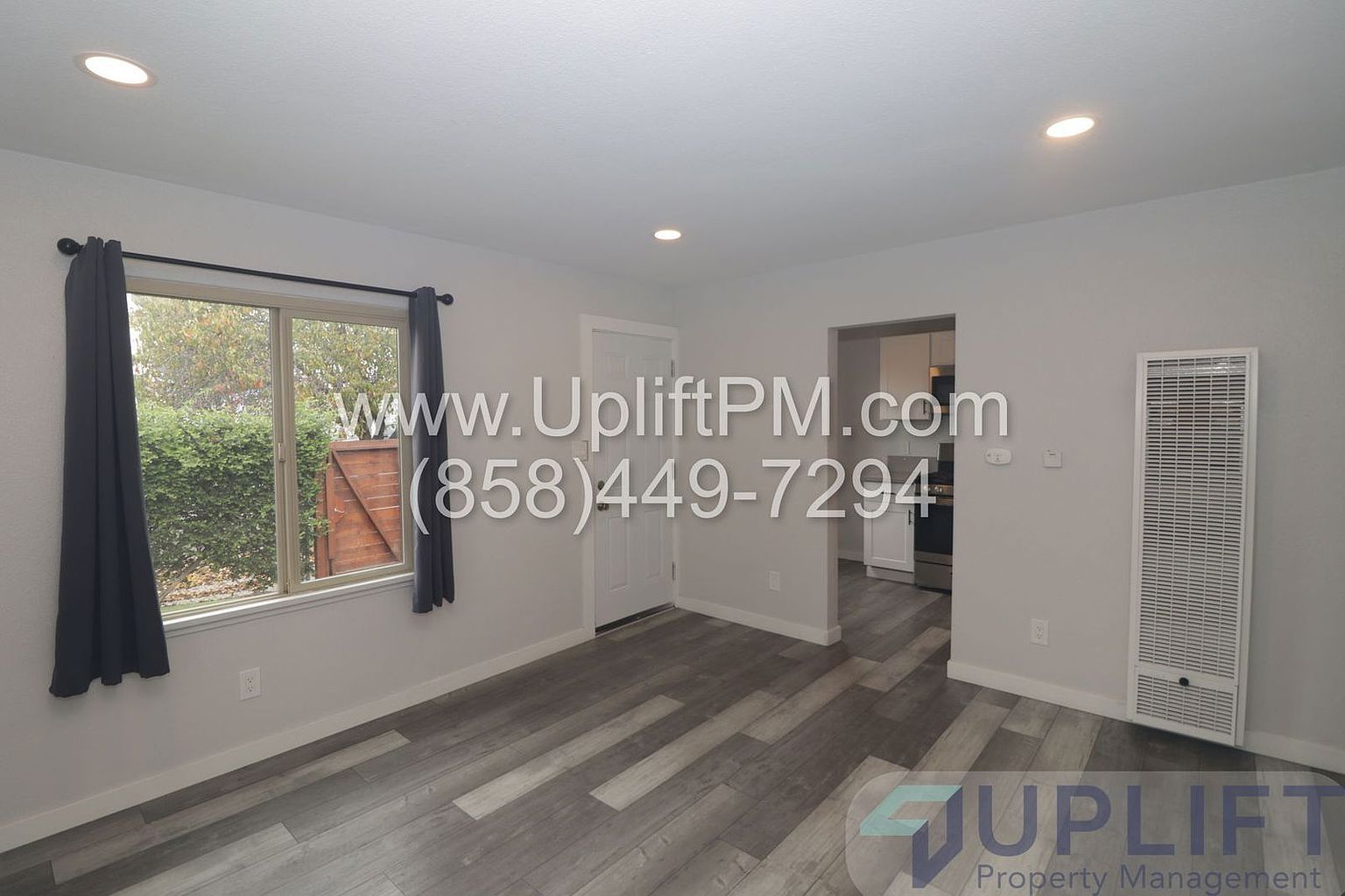 4165 Wightman Street kitchen
