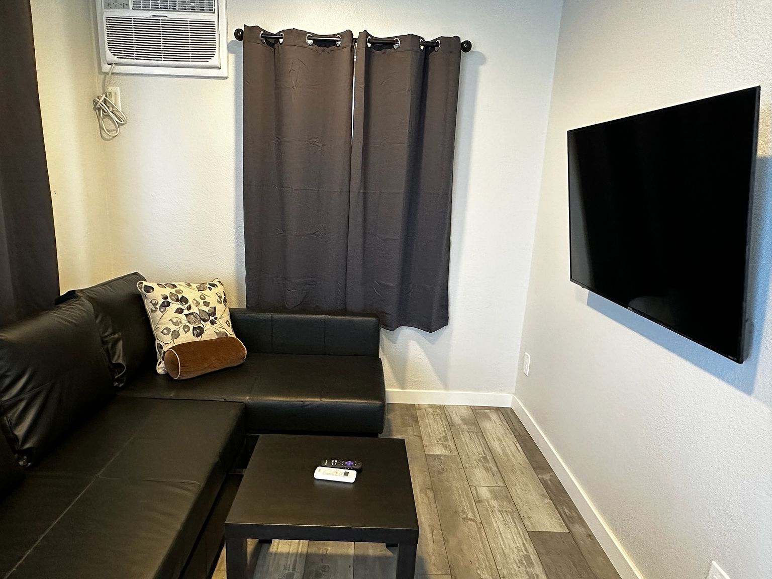 4169 Wightman Street bedroom