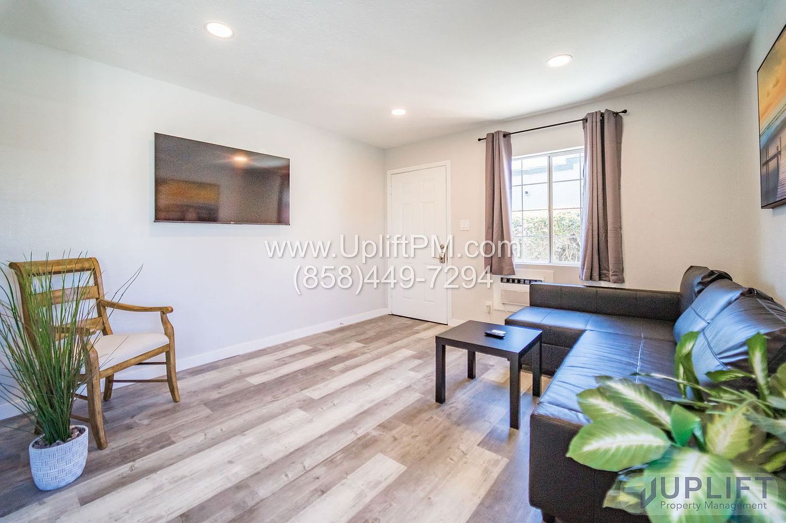 4233 Swift Ave bedroom