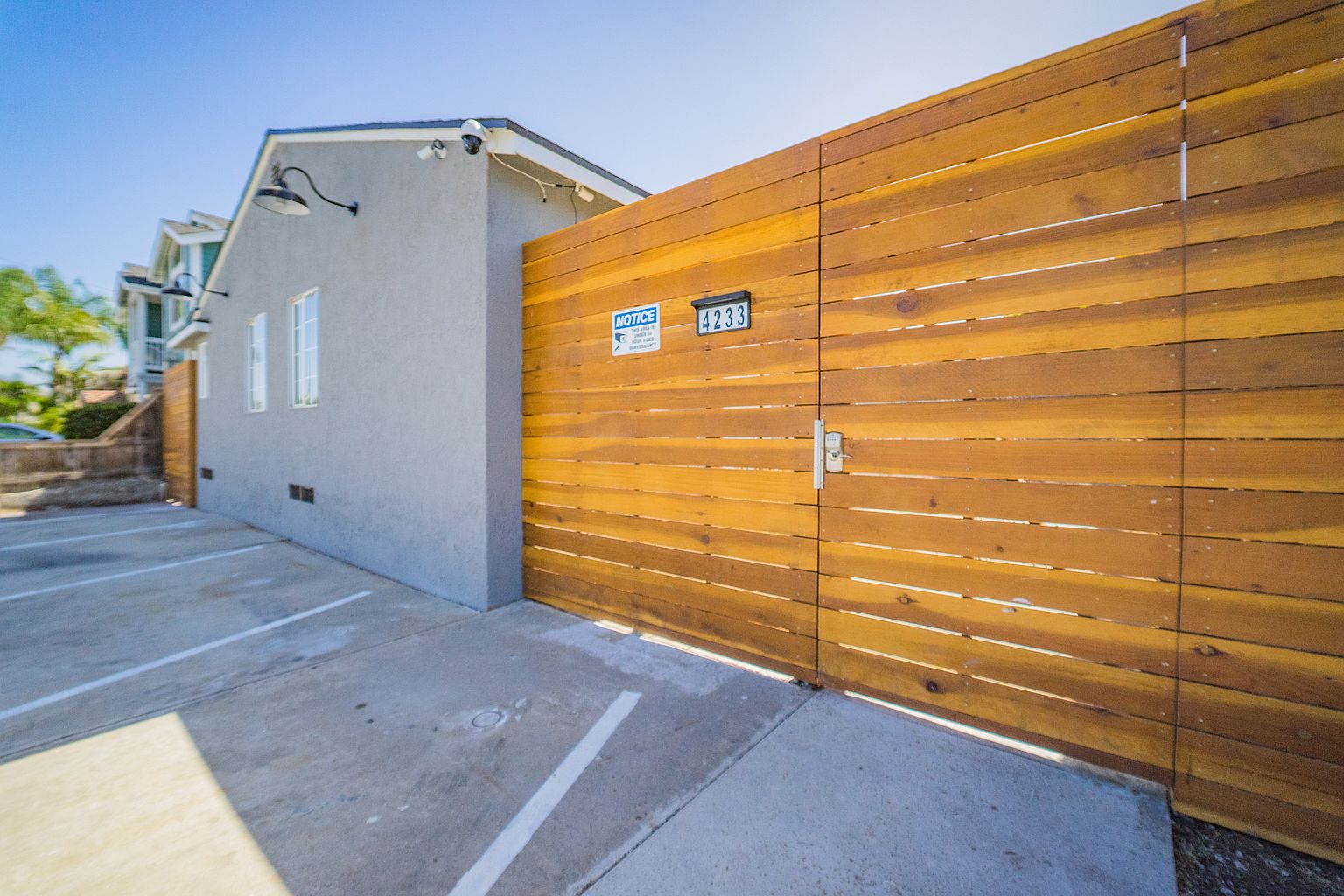 4235 Swift Ave details