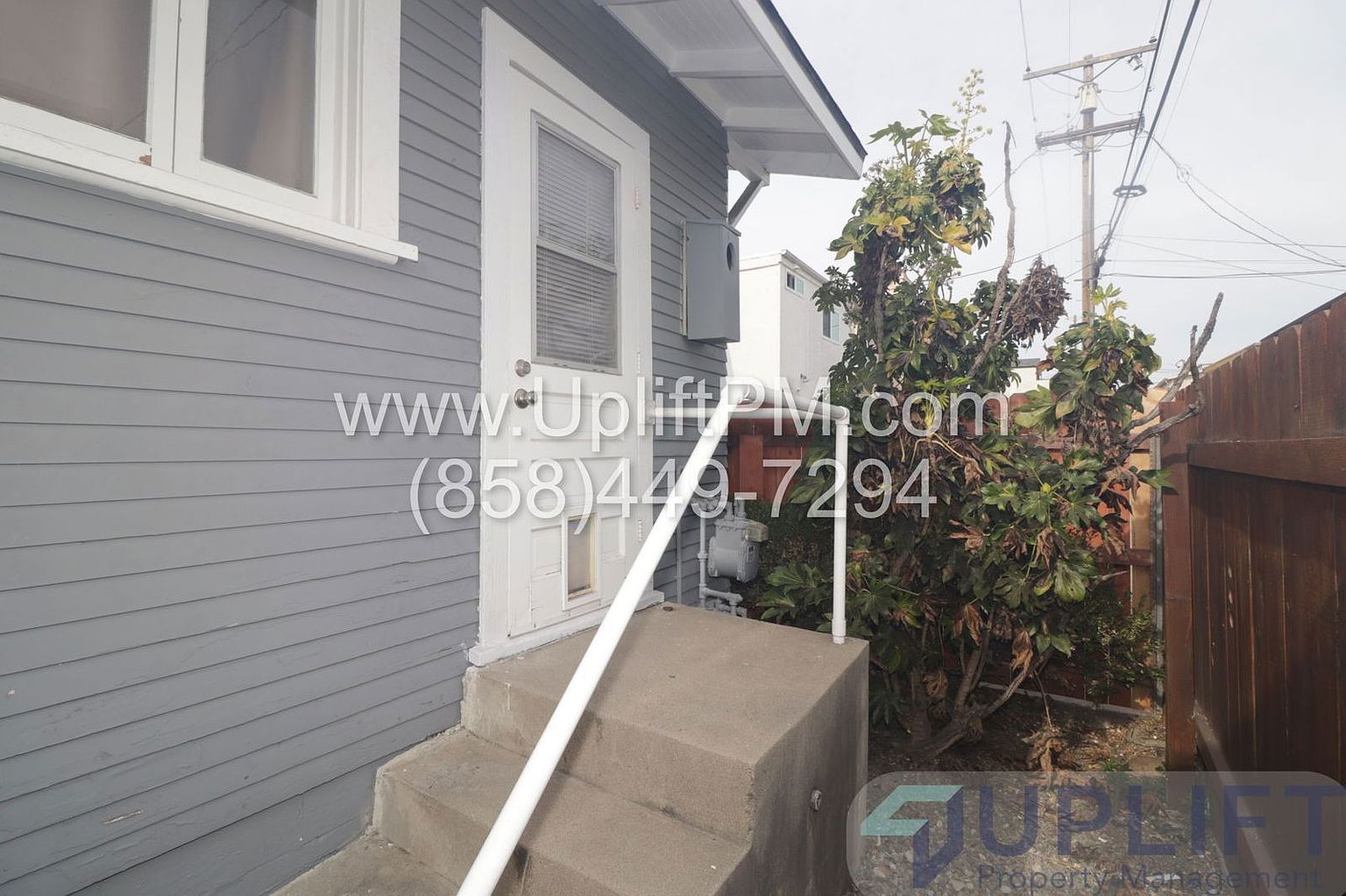 4747 35th Street parking