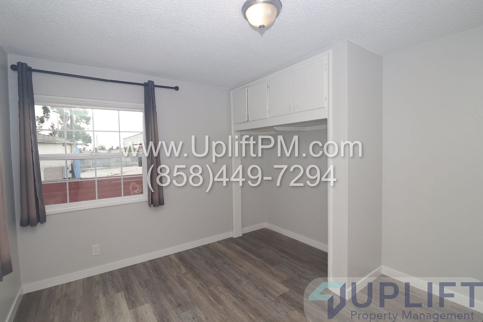 4827 Castle Avenue details